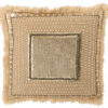 Cojín Decorativo con Bordados y Detalles Metálicos.