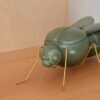 Figura de Mosquito en Cerámica Verde - Imagen 3