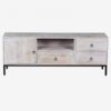 Mueble de TV en Madera Natural con Detalles Metálicos